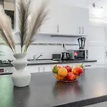 Puskinova 100m2 6 Beds Center Apartment *