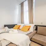 Apartment Puskinova 100m2 6 Beds Center *