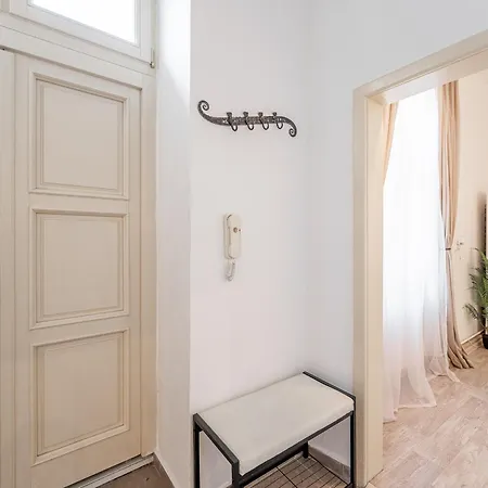 Apartment Puskinova 100m2 6 Beds Center Kosice