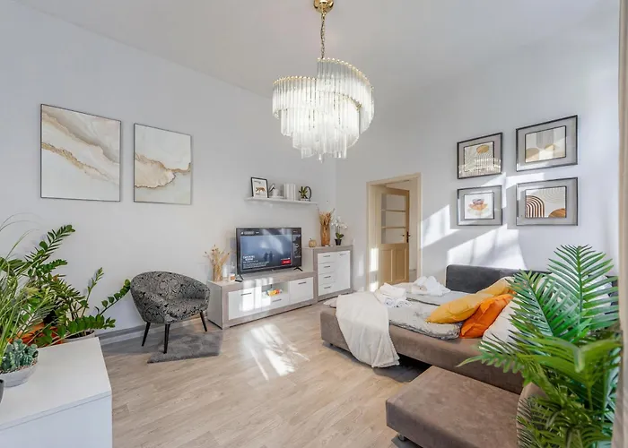 Puskinova 100m2 6 Beds Center *