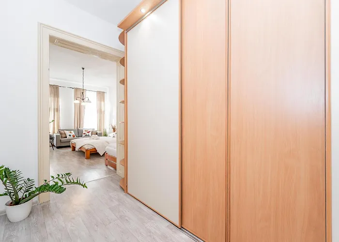 Puskinova 100m2 6 Beds Center Košice