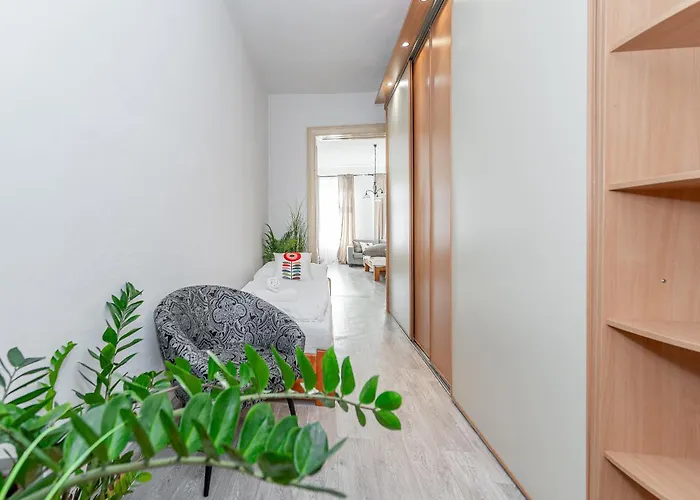 Puskinova 100m2 6 Beds Center