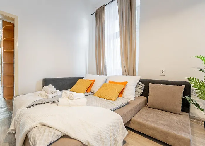 Lejlighed Puskinova 100m2 6 Beds Center *